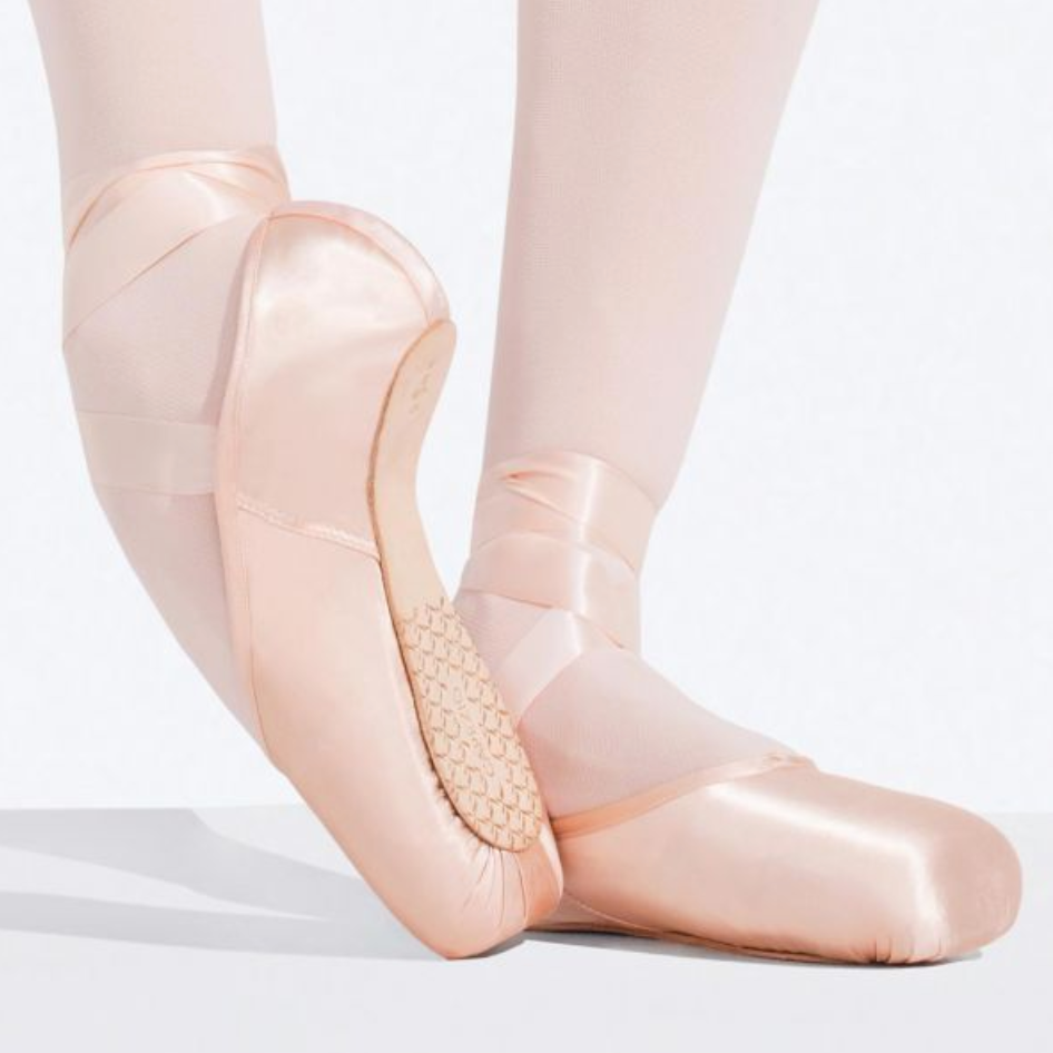 1142W Ava Pointe Shoe with #2.5 Shank and Broad Toe Box
